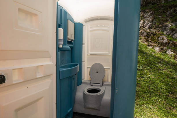 Portable Toilet Options We Offer in Thornwood, NY